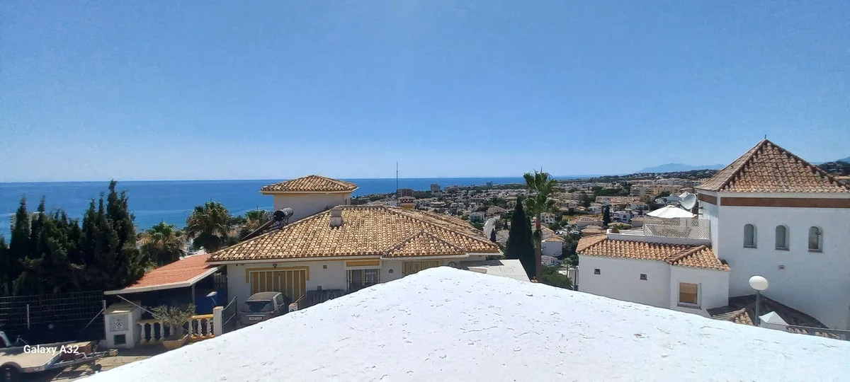 Riviera del Sol – to soverom med panoramautsikt over havet, solnedgang og kort gange til stranden – bilde 9