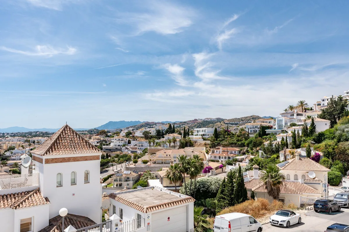 Riviera del Sol – to soverom med panoramautsikt over havet, solnedgang og kort gange til stranden – bilde 11