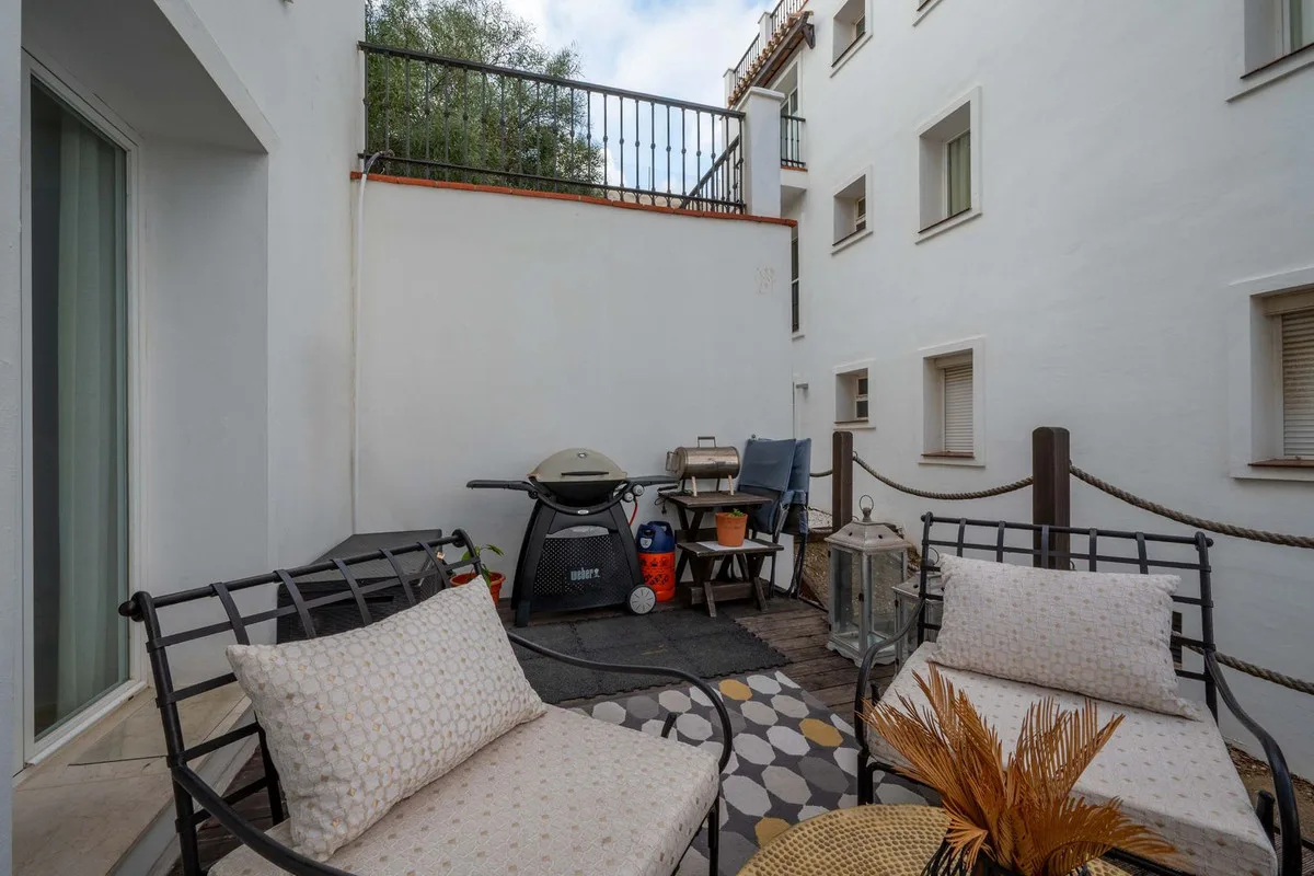 Calahonda – leilighet med panoramautsikt over havet, glassinnkledd terrasse og fem felles basseng – bilde 19