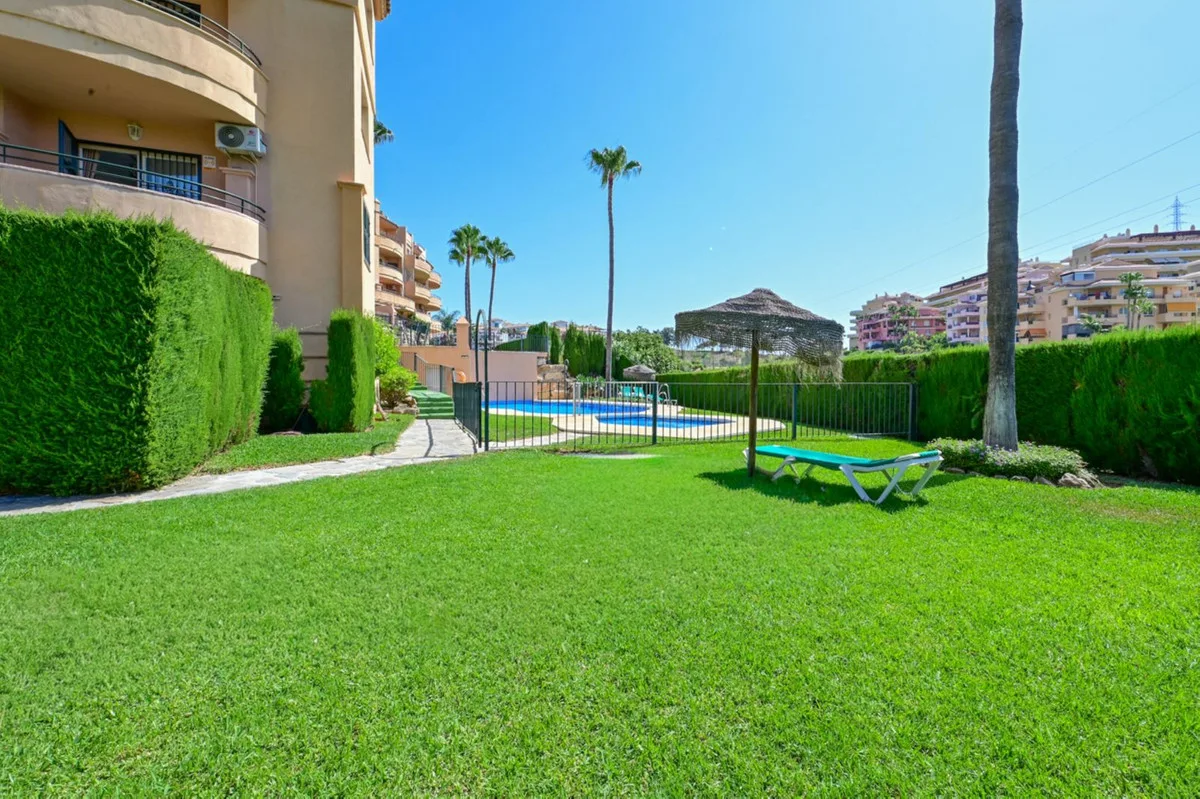 Riviera del Sol – leilighet over to plan med tre soverom, store terrasser og utsikt over golfbanen og havet – bilde 39