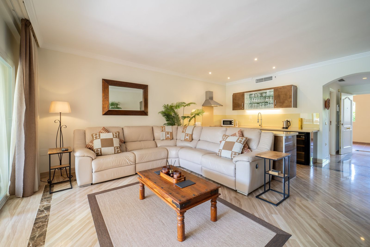 Elviria – Leilighet i Hacienda Playa med tre soverom, sørvendt terrasse og garasje – bilde 3