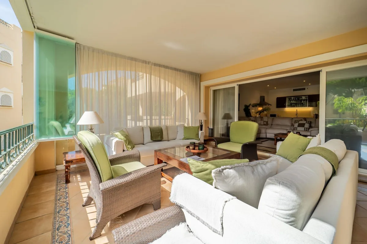 Elviria – Leilighet i Hacienda Playa med tre soverom, sørvendt terrasse og garasje – bilde 6