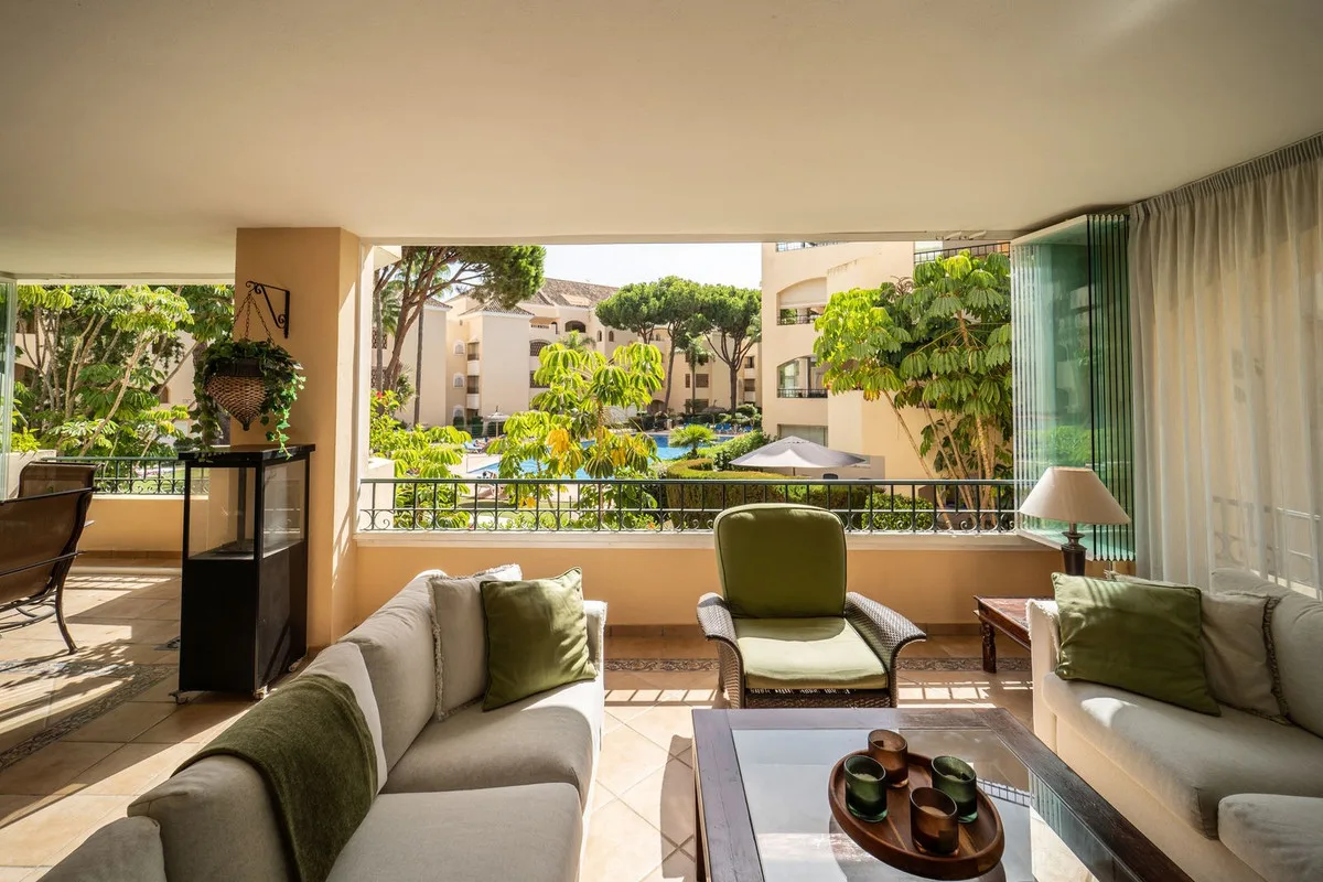 Elviria – Leilighet i Hacienda Playa med tre soverom, sørvendt terrasse og garasje – bilde 5