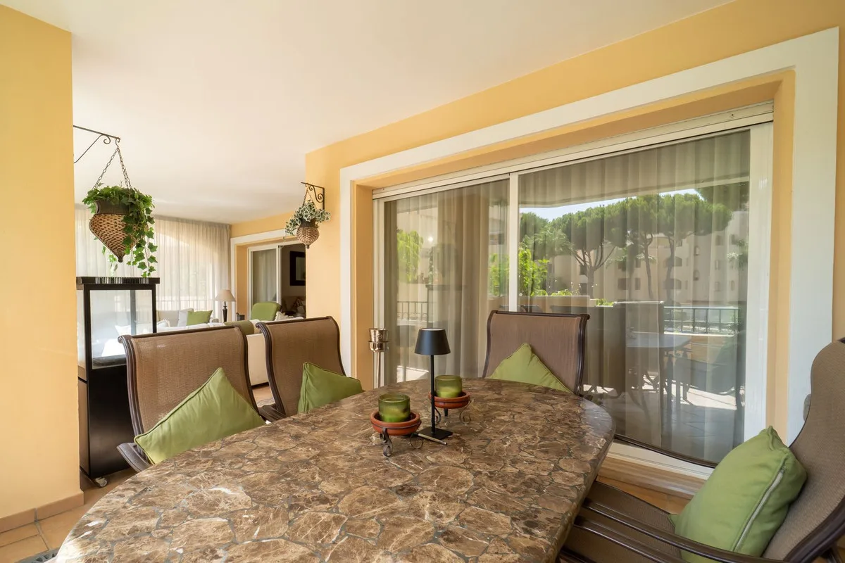 Elviria – Leilighet i Hacienda Playa med tre soverom, sørvendt terrasse og garasje – bilde 8