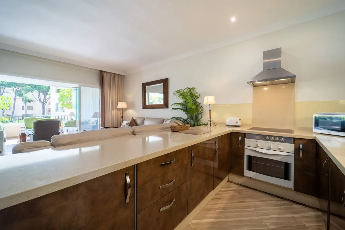 Elviria – Leilighet i Hacienda Playa med tre soverom, sørvendt terrasse og garasje – bilde 13