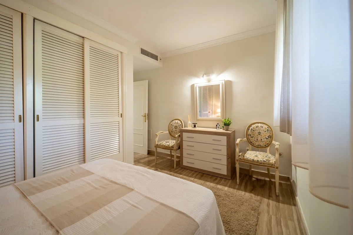 Elviria – Leilighet i Hacienda Playa med tre soverom, sørvendt terrasse og garasje – bilde 27