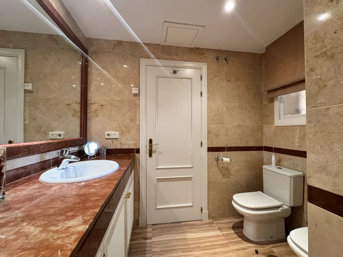 Hacienda, Elviria – Stor leilighet med flott utsikt – bilde 13