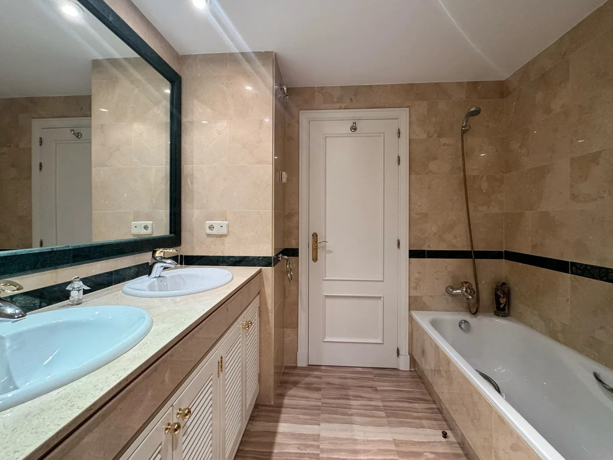 Hacienda, Elviria – Stor leilighet med flott utsikt – bilde 18