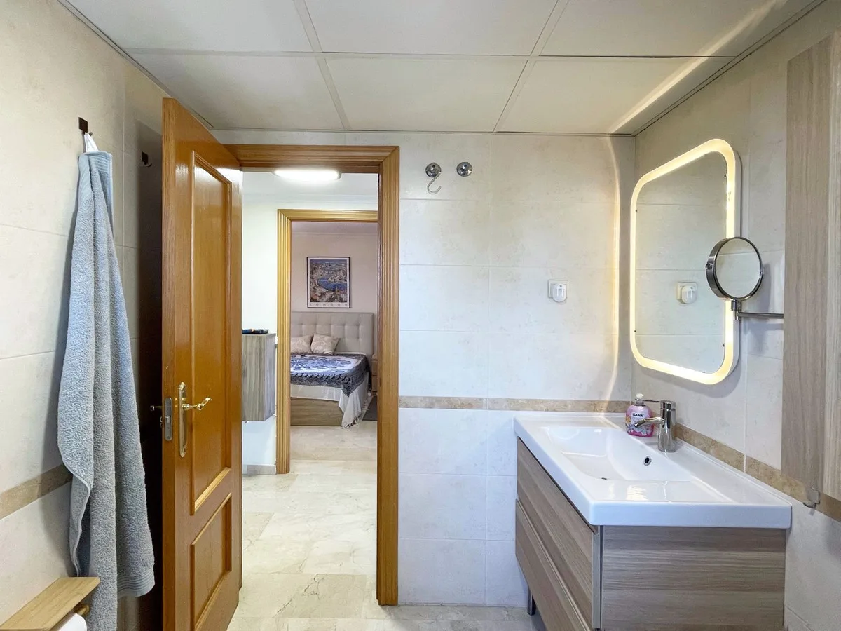 Riviera del Sol – Privat solarium med havutsikt, to soverom og garasjeplass i lukket anlegg – bilde 18