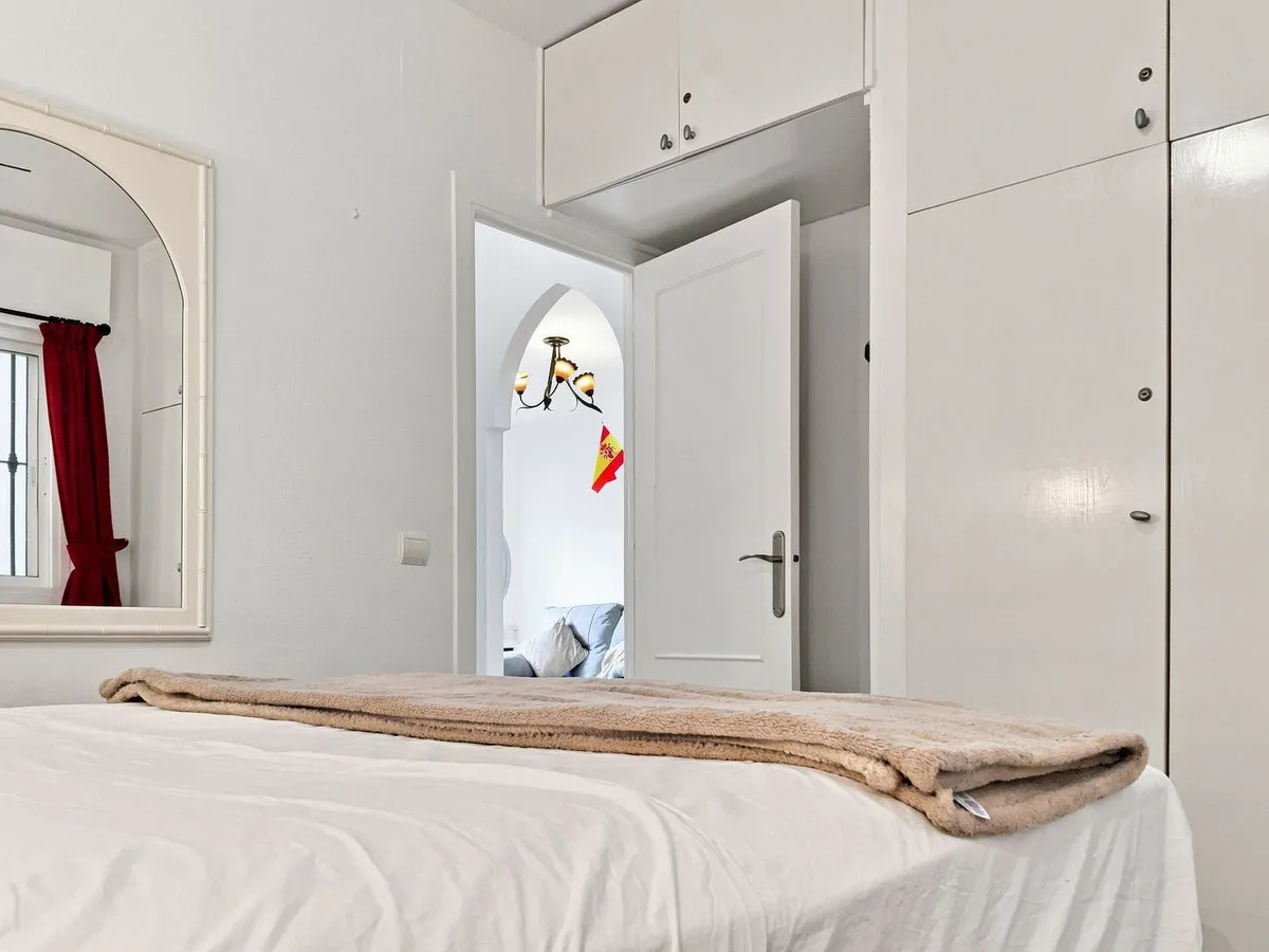 Montemar, Torremolinos – Leilighet med overbygd terrasse mot basseng og hage, nær strand og marina – bilde 11