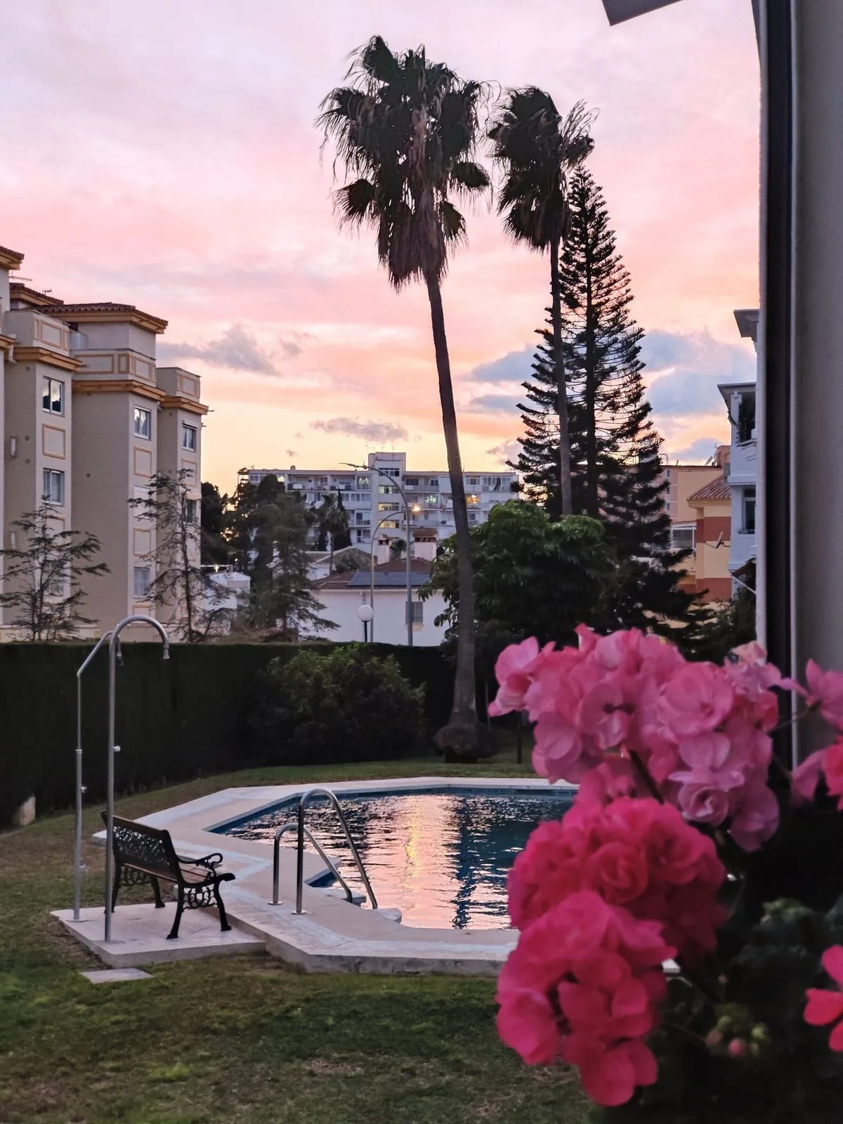 Torremolinos – Sørvendt terrasse, to soverom og privat parkering i lukket anlegg nær havet – bilde 14