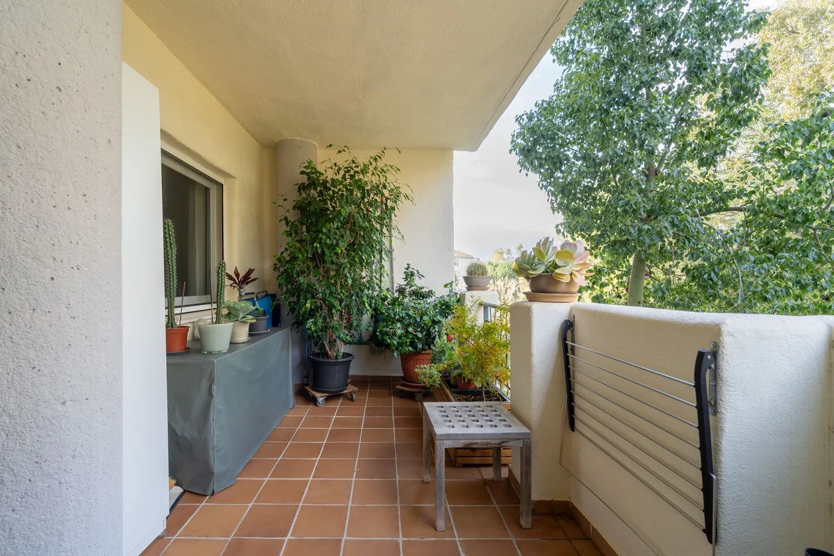 Elviria - Romslig leilighet med to soverom, terrasse og privat garasje – bilde 9