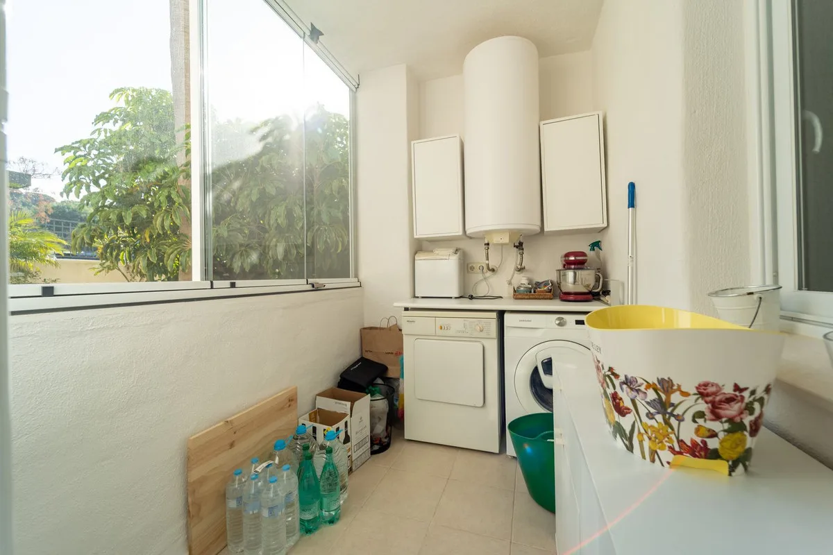 Elviria - Romslig leilighet med to soverom, terrasse og privat garasje – bilde 17