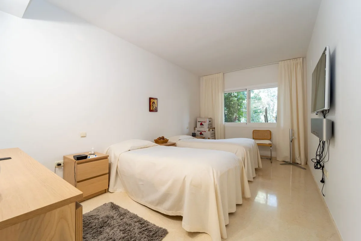Elviria - Romslig leilighet med to soverom, terrasse og privat garasje – bilde 19