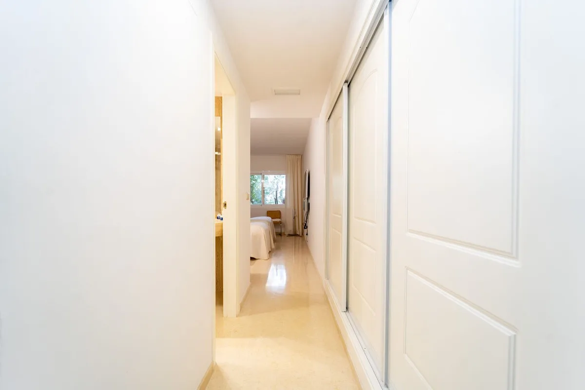 Elviria - Romslig leilighet med to soverom, terrasse og privat garasje – bilde 21