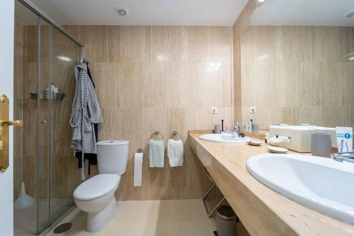 Elviria - Romslig leilighet med to soverom, terrasse og privat garasje – bilde 22