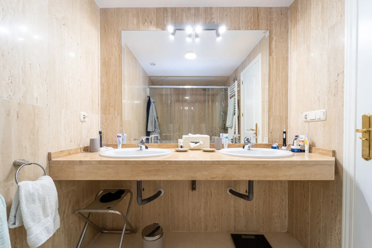 Elviria - Romslig leilighet med to soverom, terrasse og privat garasje – bilde 24