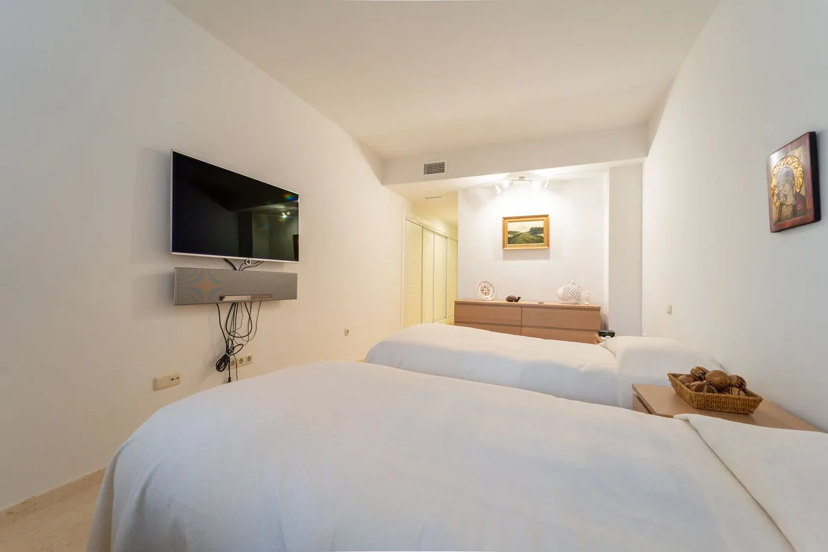 Elviria - Romslig leilighet med to soverom, terrasse og privat garasje – bilde 25