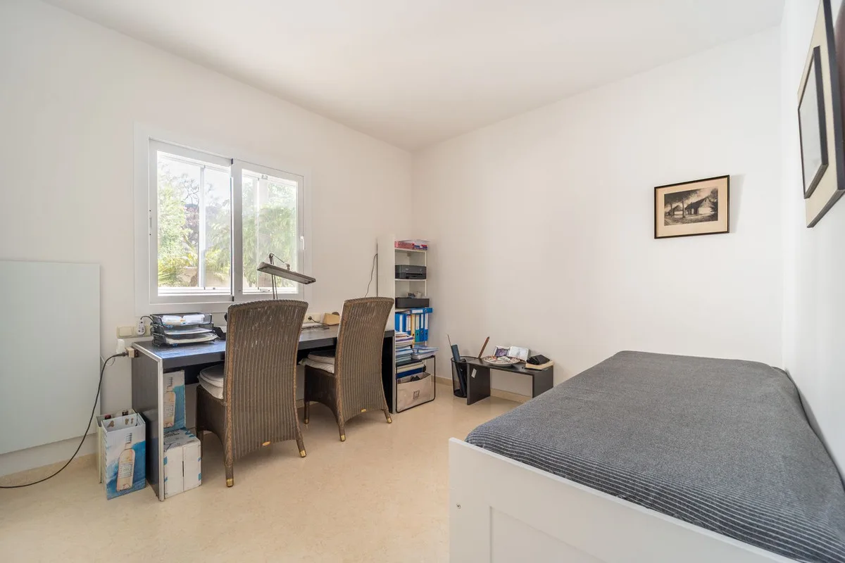 Elviria - Romslig leilighet med to soverom, terrasse og privat garasje – bilde 26