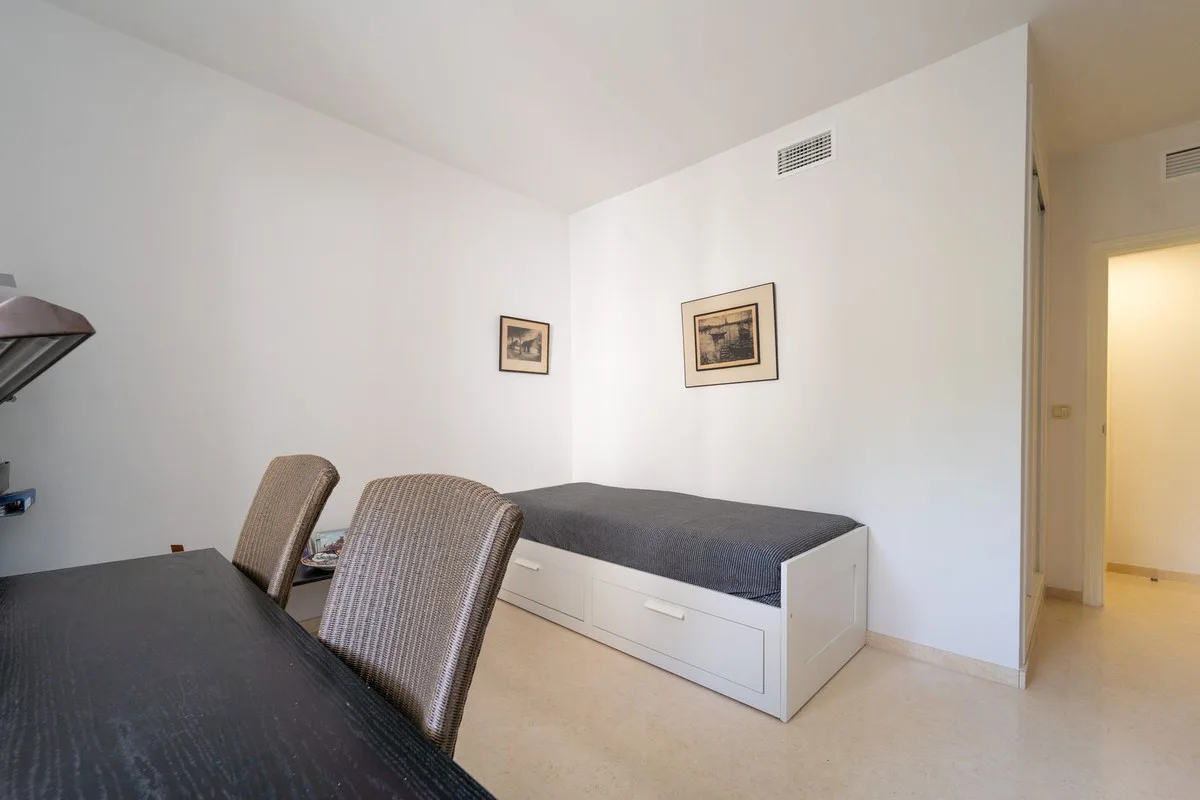 Elviria - Romslig leilighet med to soverom, terrasse og privat garasje – bilde 27