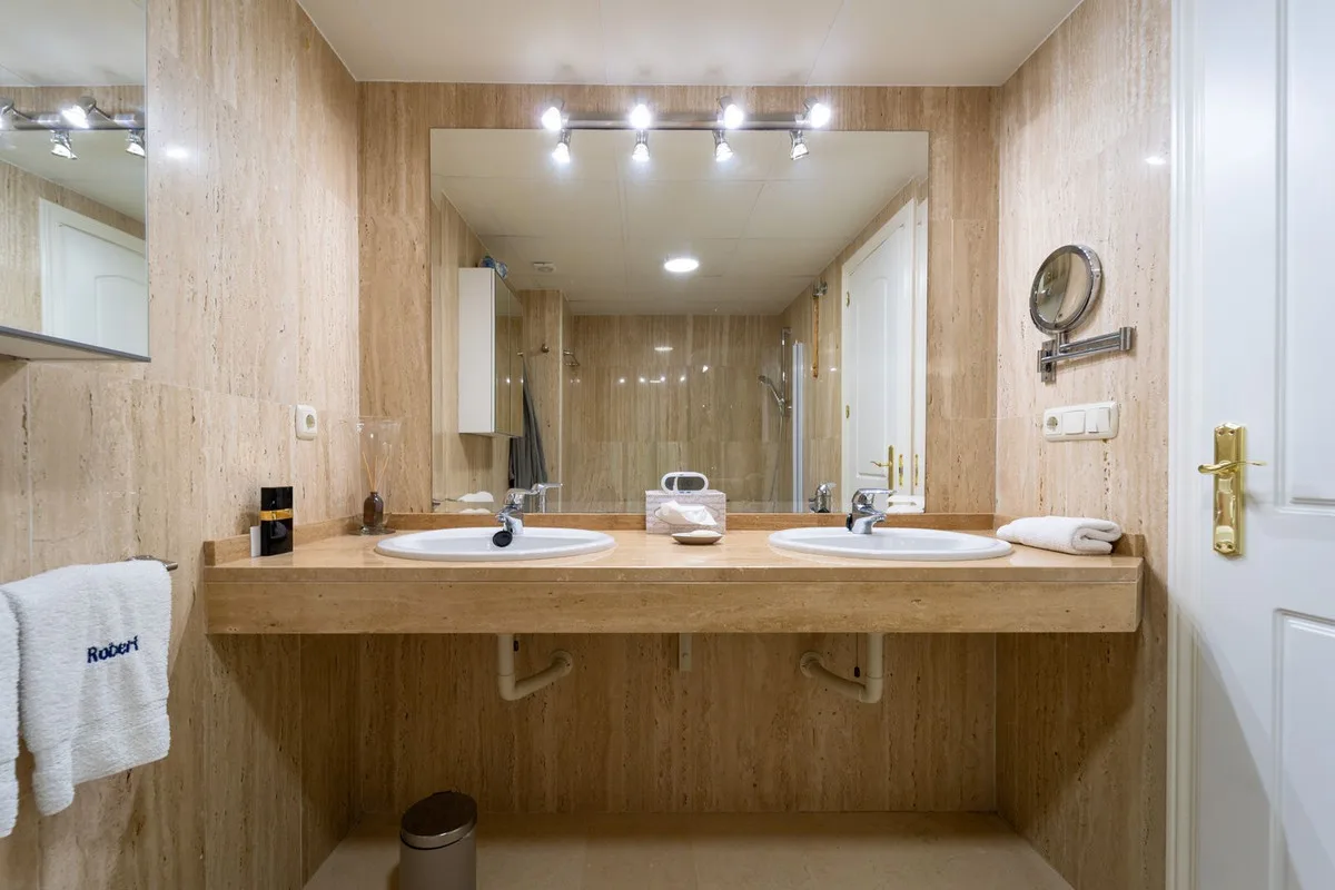 Elviria - Romslig leilighet med to soverom, terrasse og privat garasje – bilde 31