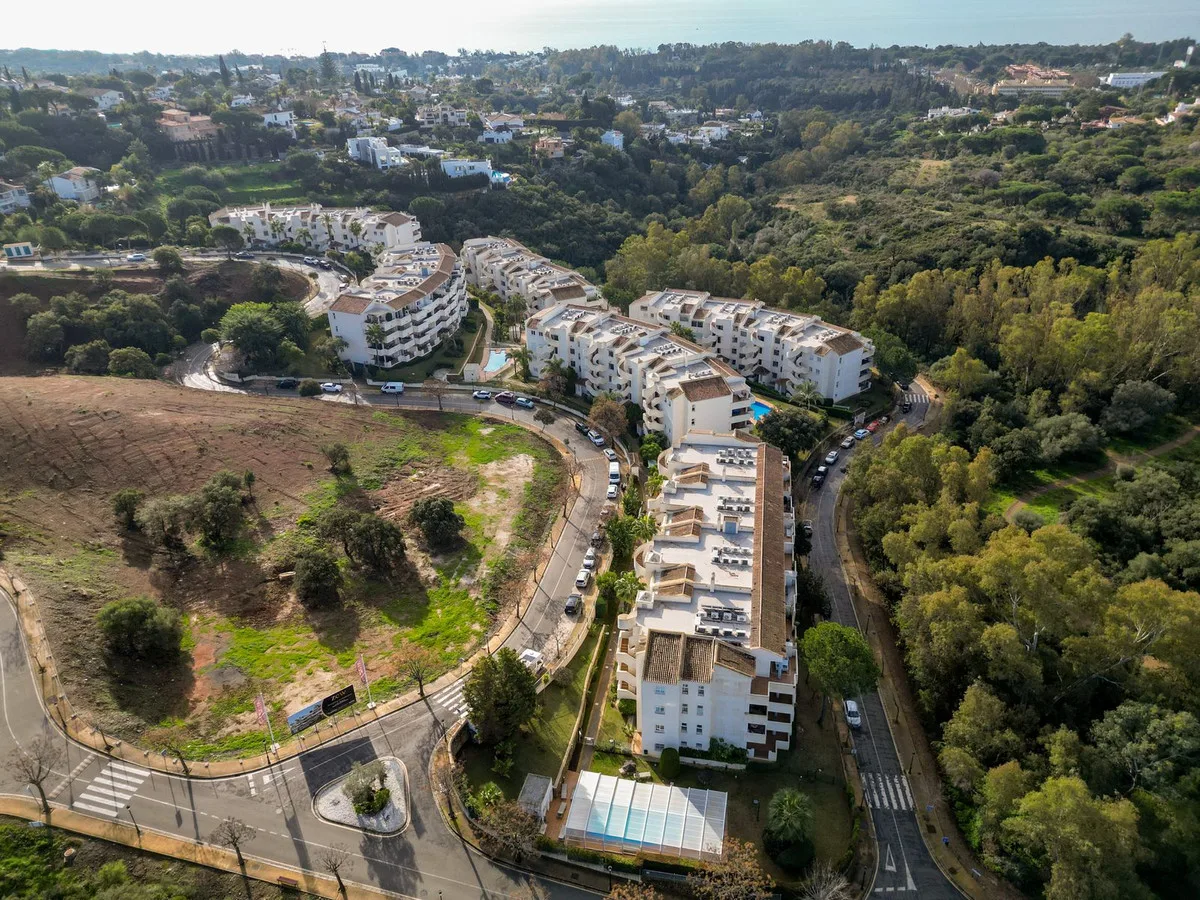Elviria - Romslig leilighet med to soverom, terrasse og privat garasje – bilde 35