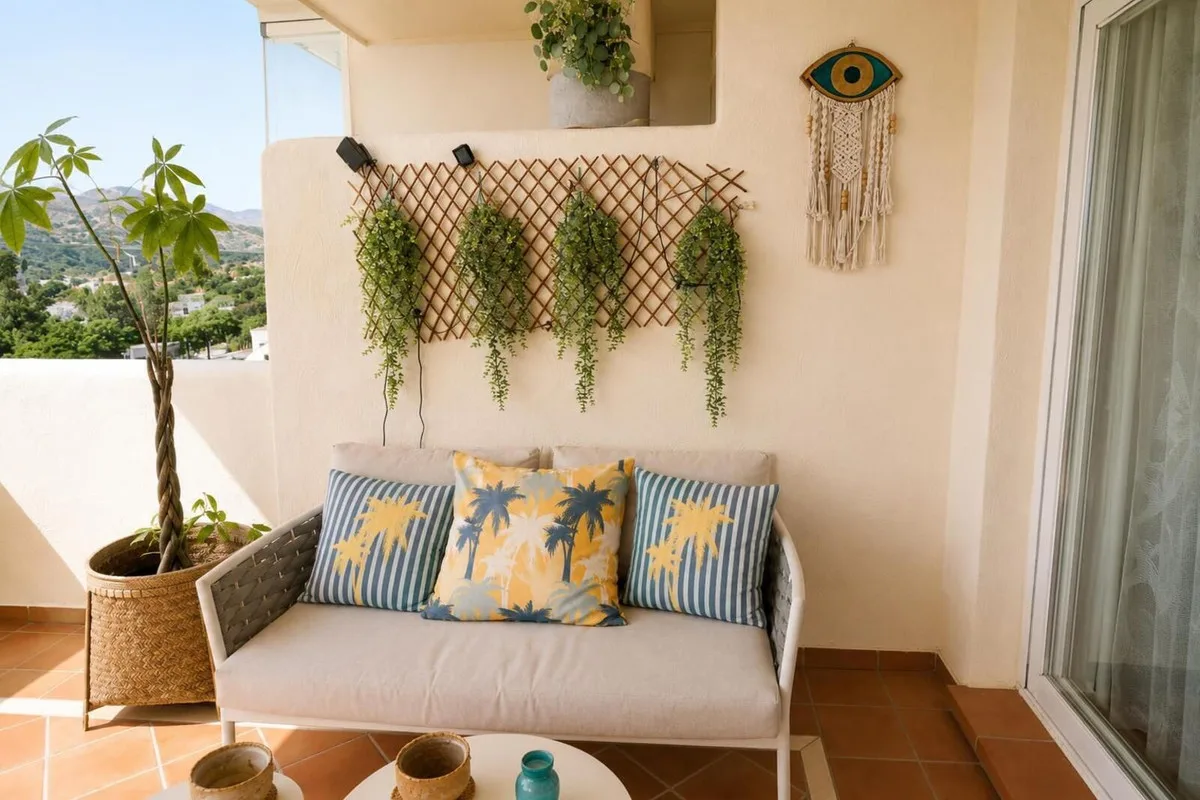 Elviria – Morgensol, kveldssol og seks bassenger. Flott leilighet med 2 soverom i Santa María Green Hills – bilde 10