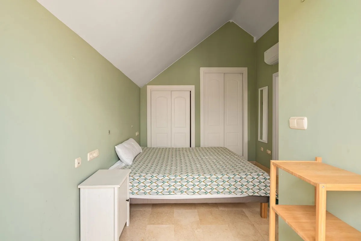 Santa Maria Golf, Elviria – hjørnepenthouse med havutsikt og terrasser rundt hele boligen. Turistlisens er på plass – bilde 15