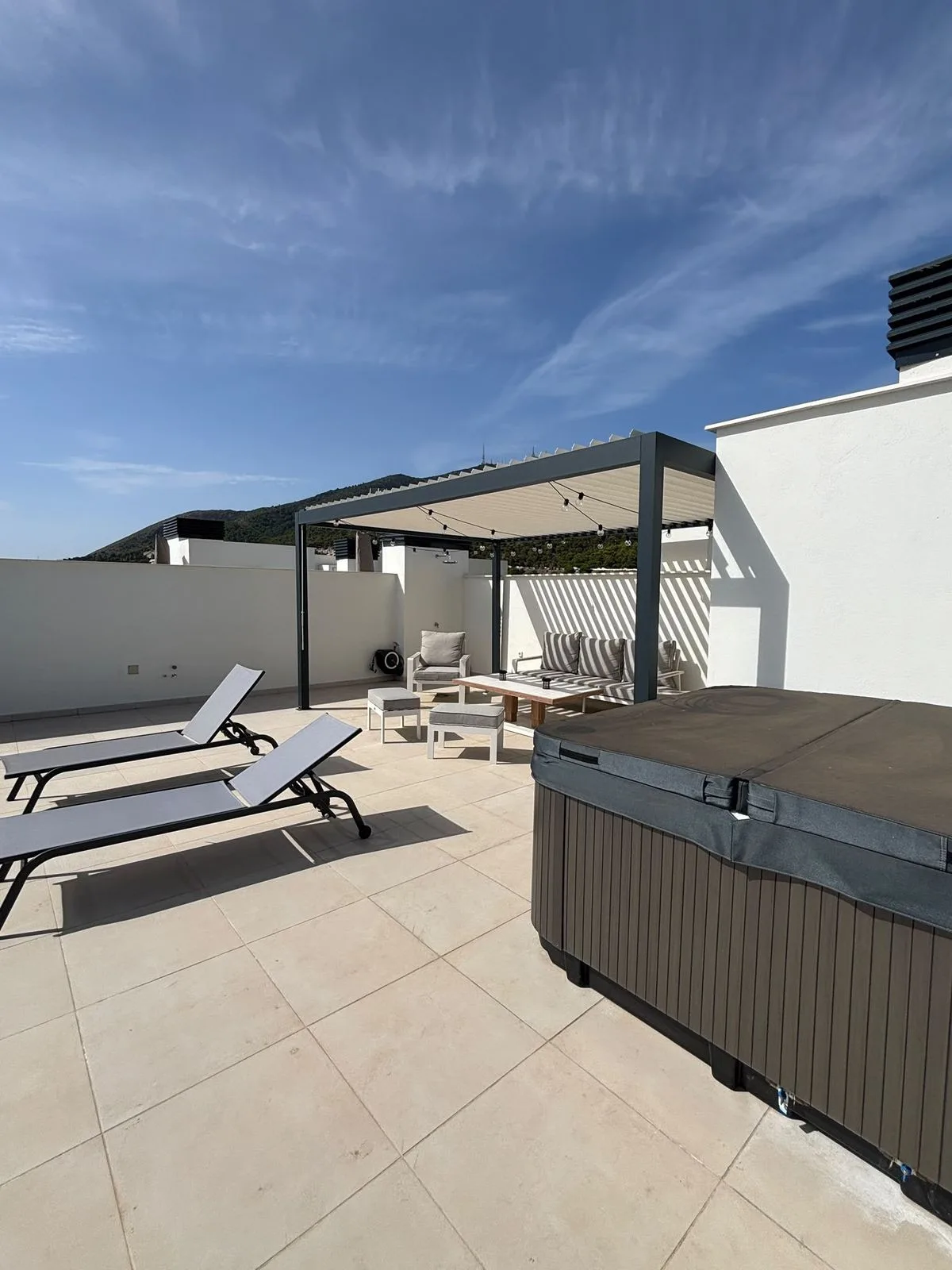 Benalmádena – Ny toppleilighet med panoramautsikt over havet og takterrasse med jacuzzi – bilde 21