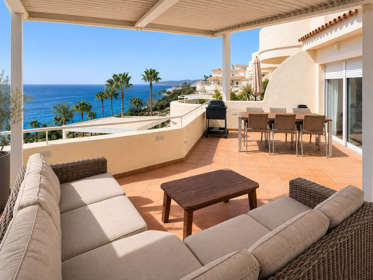 Estepona – Penthouse på første linje med utsikt over Middelhavet, Gibraltar og Afrika fra egen solterrasse – bilde 1