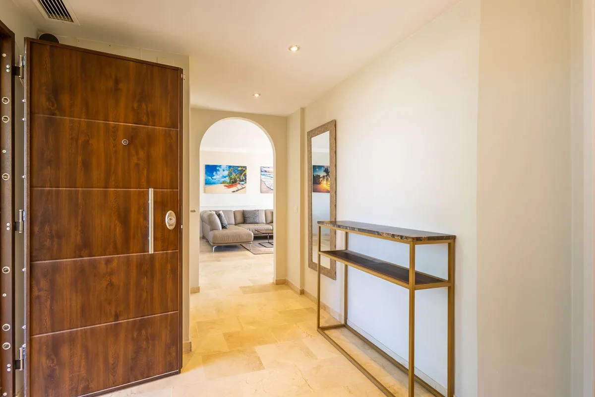Estepona – Penthouse på første linje med utsikt over Middelhavet, Gibraltar og Afrika fra egen solterrasse – bilde 7