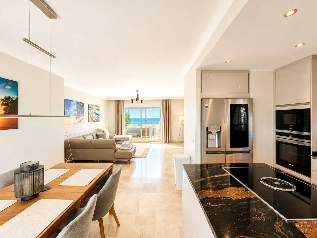 Estepona – Penthouse på første linje med utsikt over Middelhavet, Gibraltar og Afrika fra egen solterrasse – bilde 16