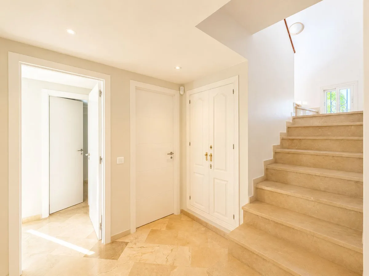 Estepona – Penthouse på første linje med utsikt over Middelhavet, Gibraltar og Afrika fra egen solterrasse – bilde 33