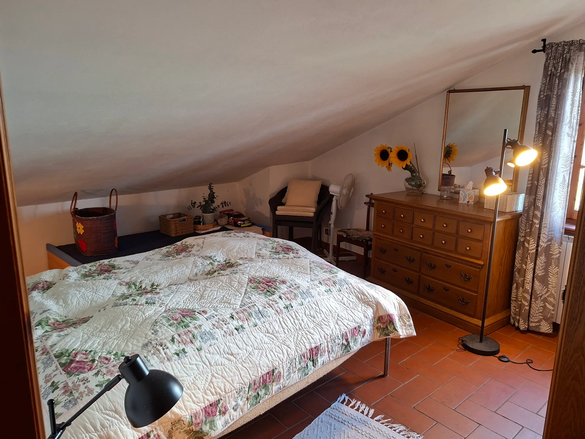 Takterrasse med utsikt mot Toscana ,slow life i historiske Proceno. Presenteres på vårt seminar 4. nov. – bilde 17