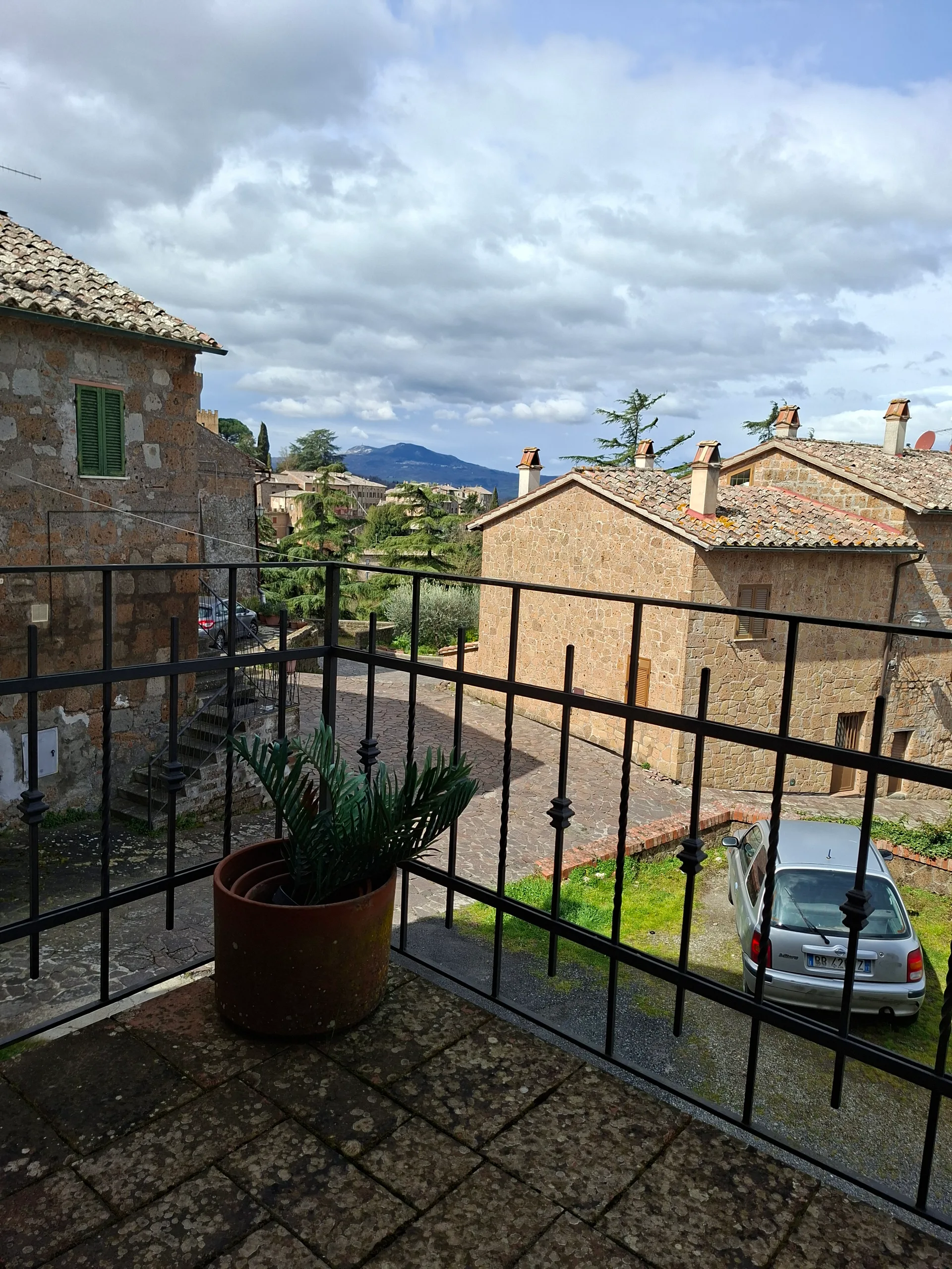 Takterrasse med utsikt mot Toscana ,slow life i historiske Proceno. Presenteres på vårt seminar 4. nov. – bilde 29