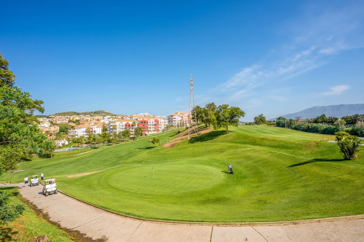 Mijas Costa - Leilighet i første linje til Miraflores Golf, med utsikt over golfbanen fra solrik terrasse – bilde 19