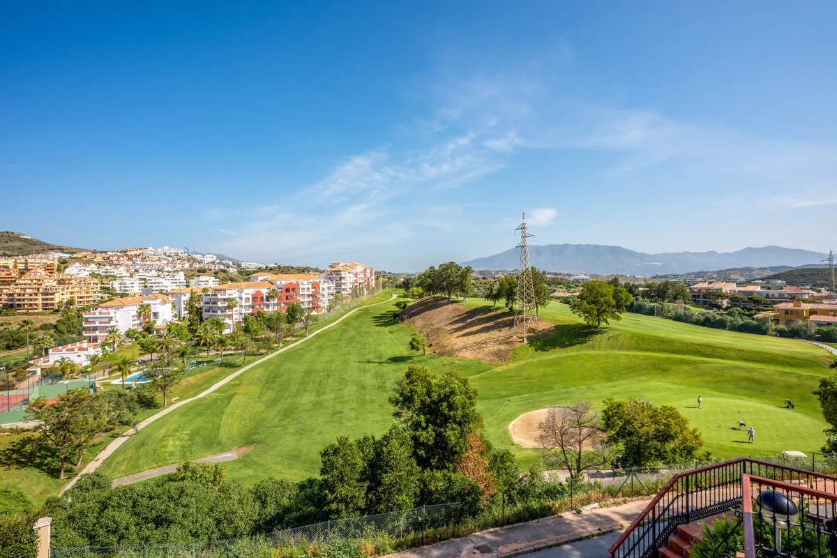 Mijas Costa - Leilighet i første linje til Miraflores Golf, med utsikt over golfbanen fra solrik terrasse – bilde 18