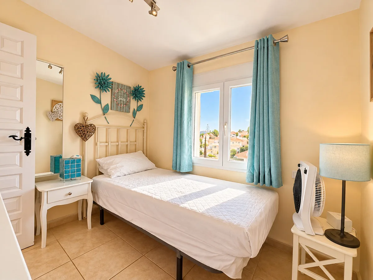 Mijas Costa – Romslig villa med 7 soverom, privat basseng og havutsikt, bare 500 meter fra stranden – bilde 22