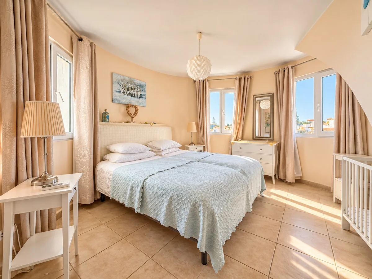 Mijas Costa – Romslig villa med 7 soverom, privat basseng og havutsikt, bare 500 meter fra stranden – bilde 24