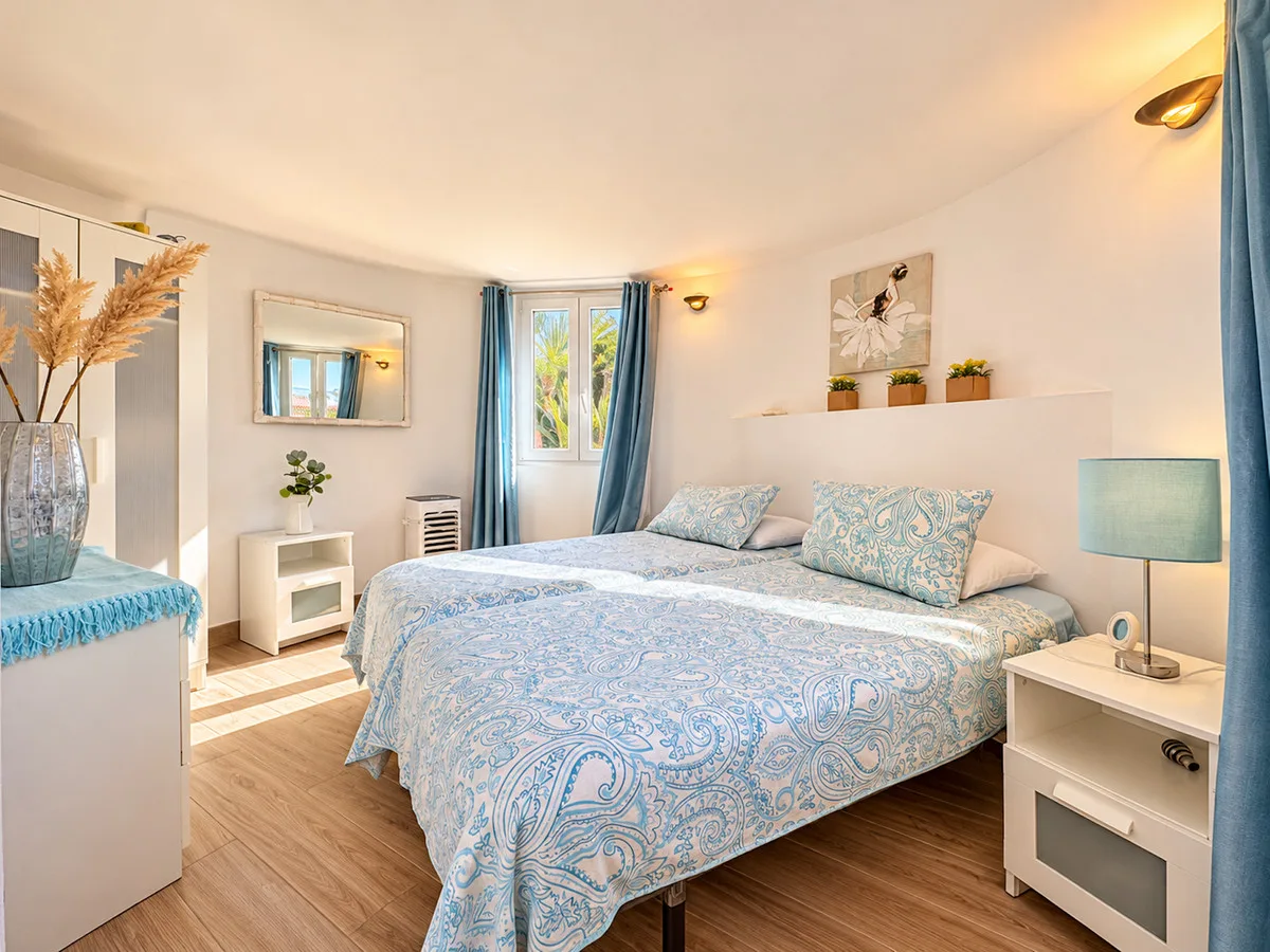 Mijas Costa – Romslig villa med 7 soverom, privat basseng og havutsikt, bare 500 meter fra stranden – bilde 35
