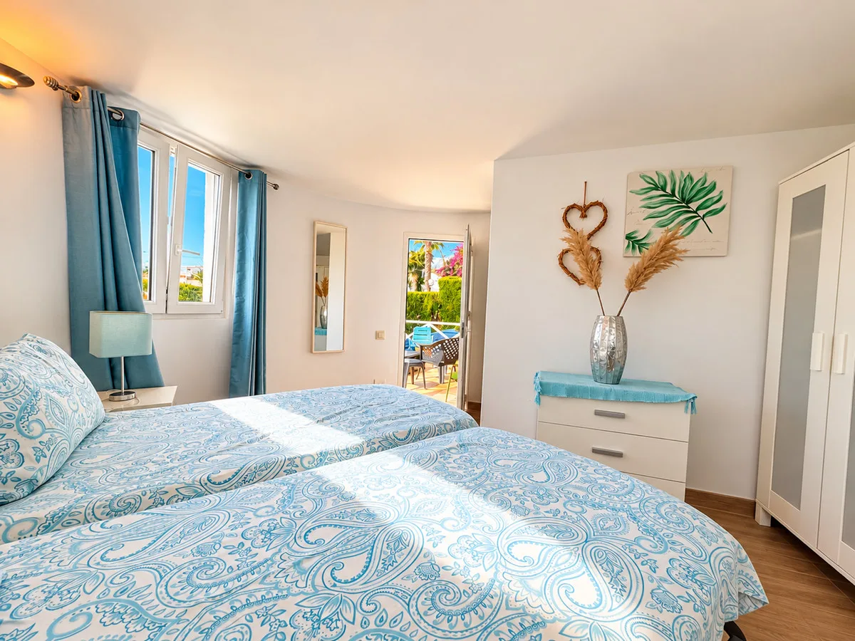 Mijas Costa – Romslig villa med 7 soverom, privat basseng og havutsikt, bare 500 meter fra stranden – bilde 36