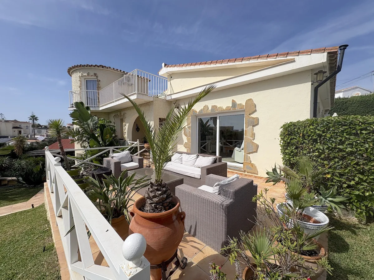 Mijas Costa – Romslig villa med 7 soverom, privat basseng og havutsikt, bare 500 meter fra stranden – bilde 39
