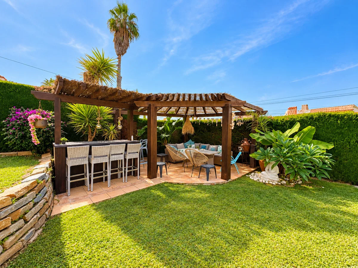 Mijas Costa – Romslig villa med 7 soverom, privat basseng og havutsikt, bare 500 meter fra stranden – bilde 40